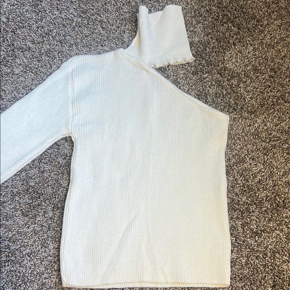 White Crew Neck Sweater with Long Sleeves - Picture 1 of 3